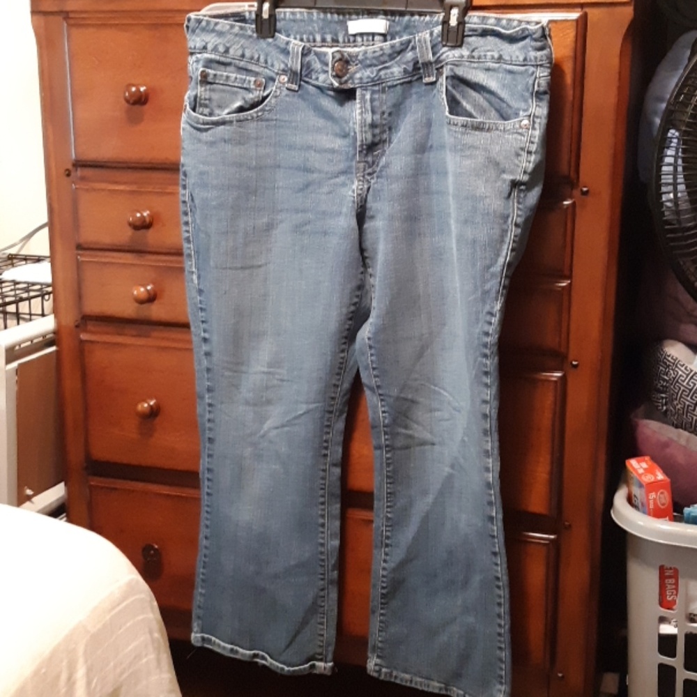 Levi's 542 Flare Jeans